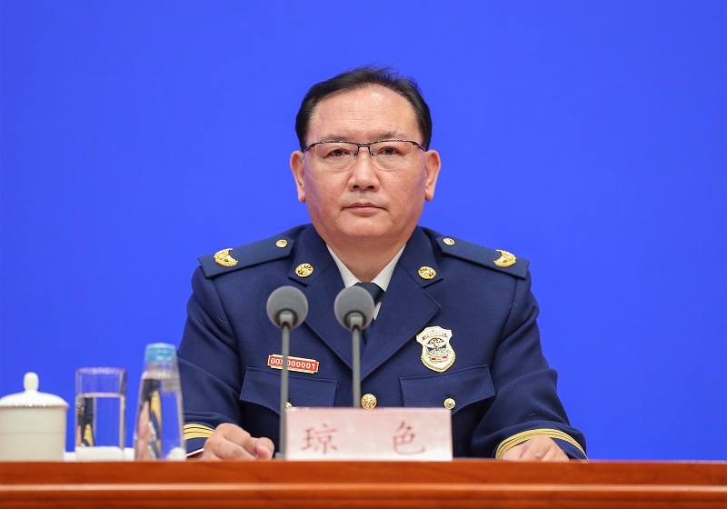 大黑逼视频在线观看应急部党组成员、消防救援局局长琼色出席新闻发布会